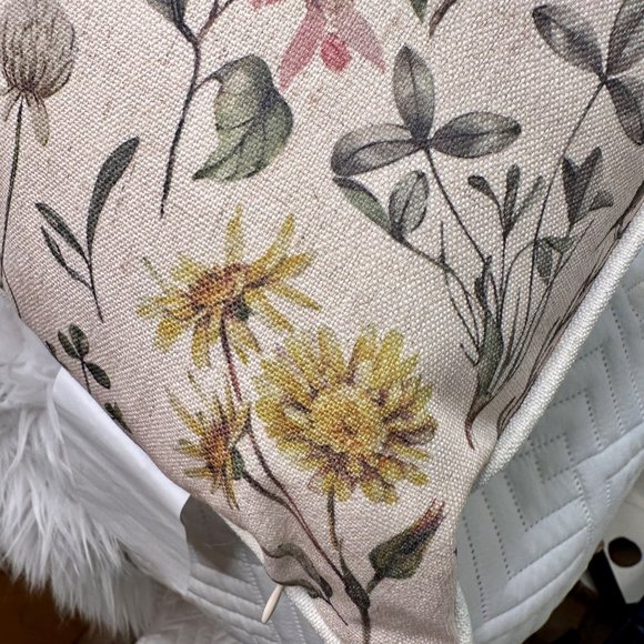 Callisto Home Floral Spring Native Wildflowers Printed Pillow 14 x 24 - Picture 10 of 12